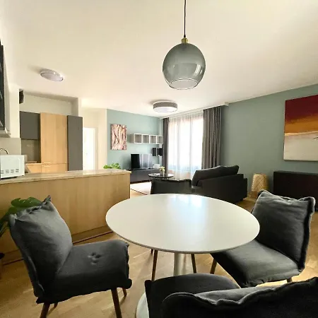 K9 B 5.8 * בודפשט